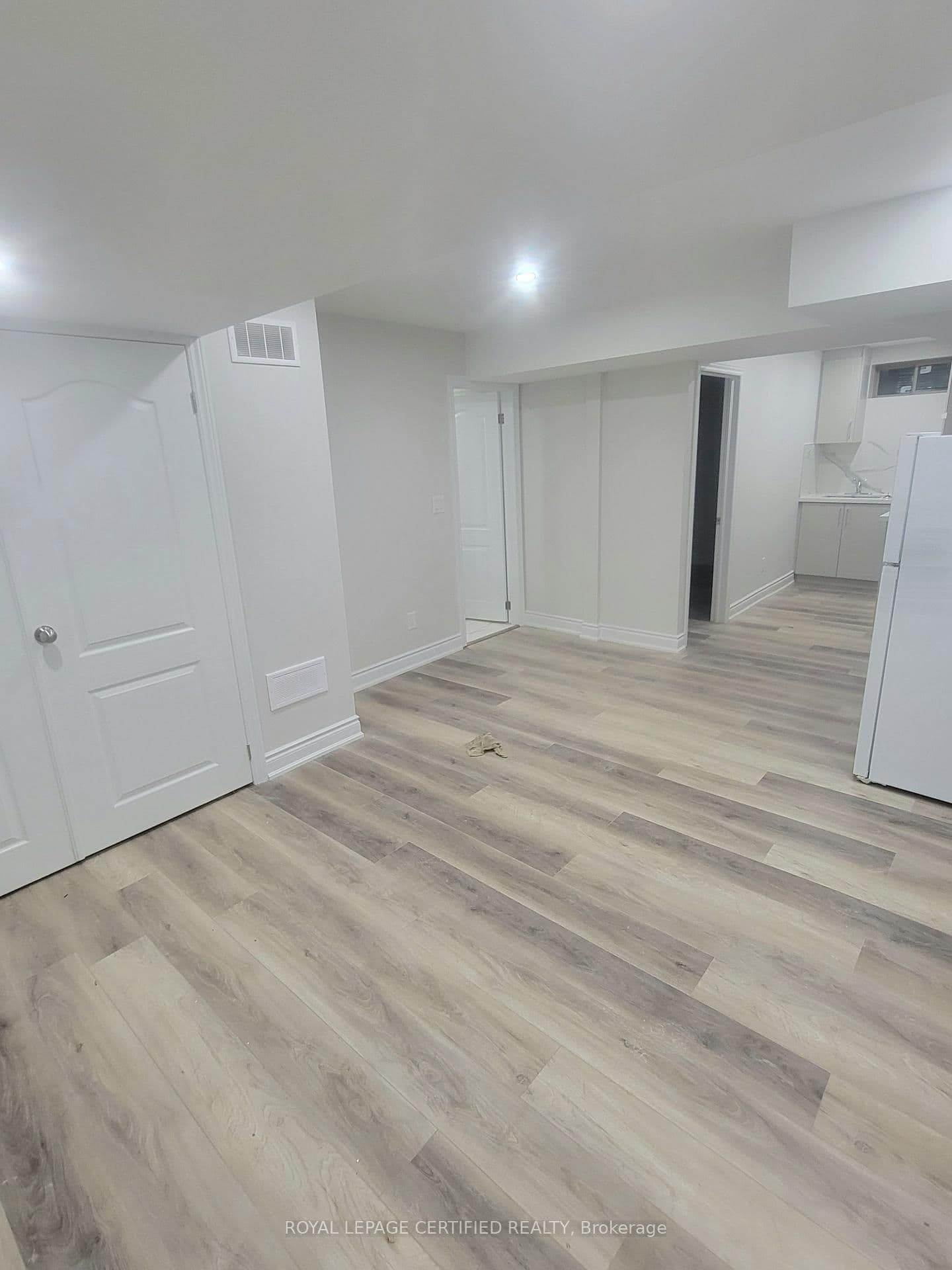 8 Labrish Road, Unit BSMT thumbnail 4