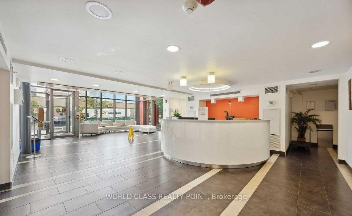 15 James Finlay Way, Unit 806 thumbnail 3