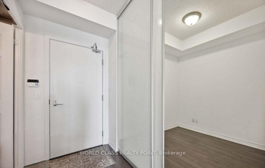 15 James Finlay Way, Unit 806 thumbnail 6
