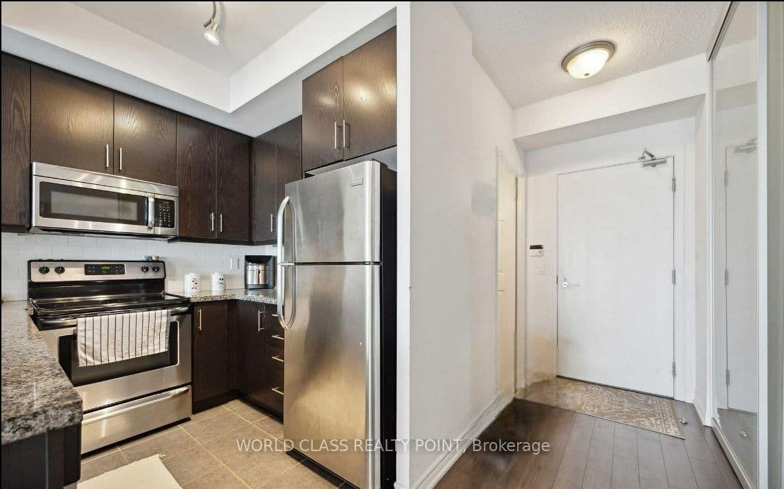 15 James Finlay Way, Unit 806 thumbnail 8