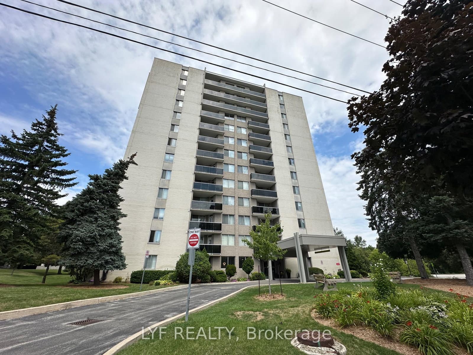 81 MILLSIDE Drive, Unit 401 thumbnail 21