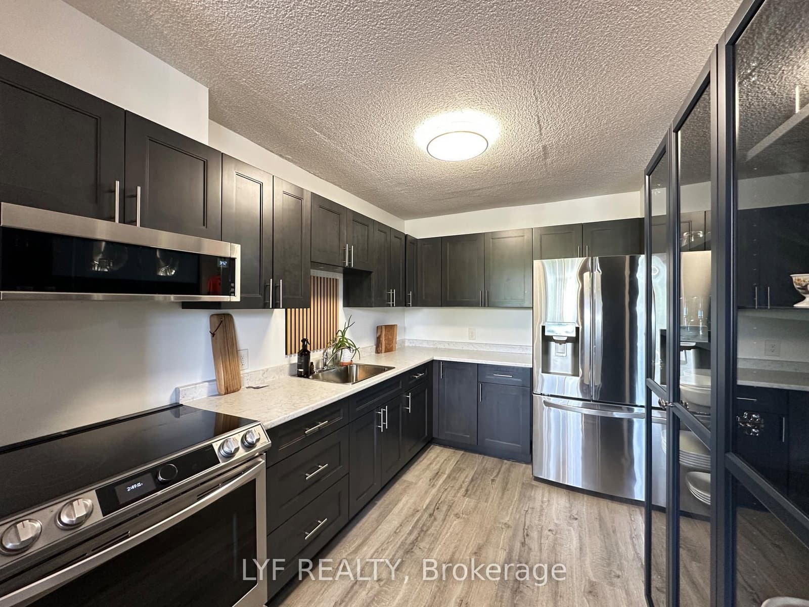 81 MILLSIDE Drive, Unit 401 thumbnail 5