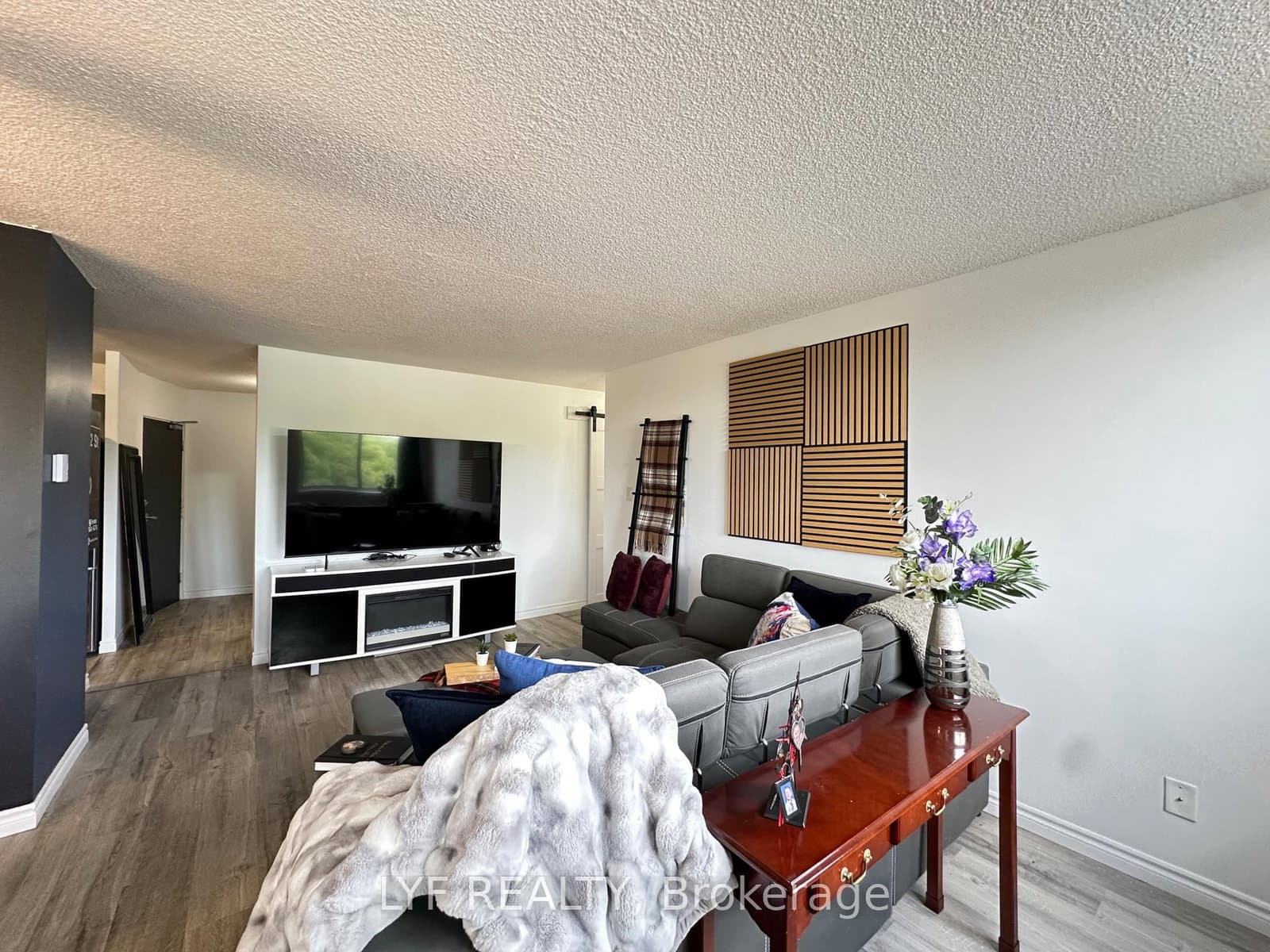 81 MILLSIDE Drive, Unit 401 thumbnail 7