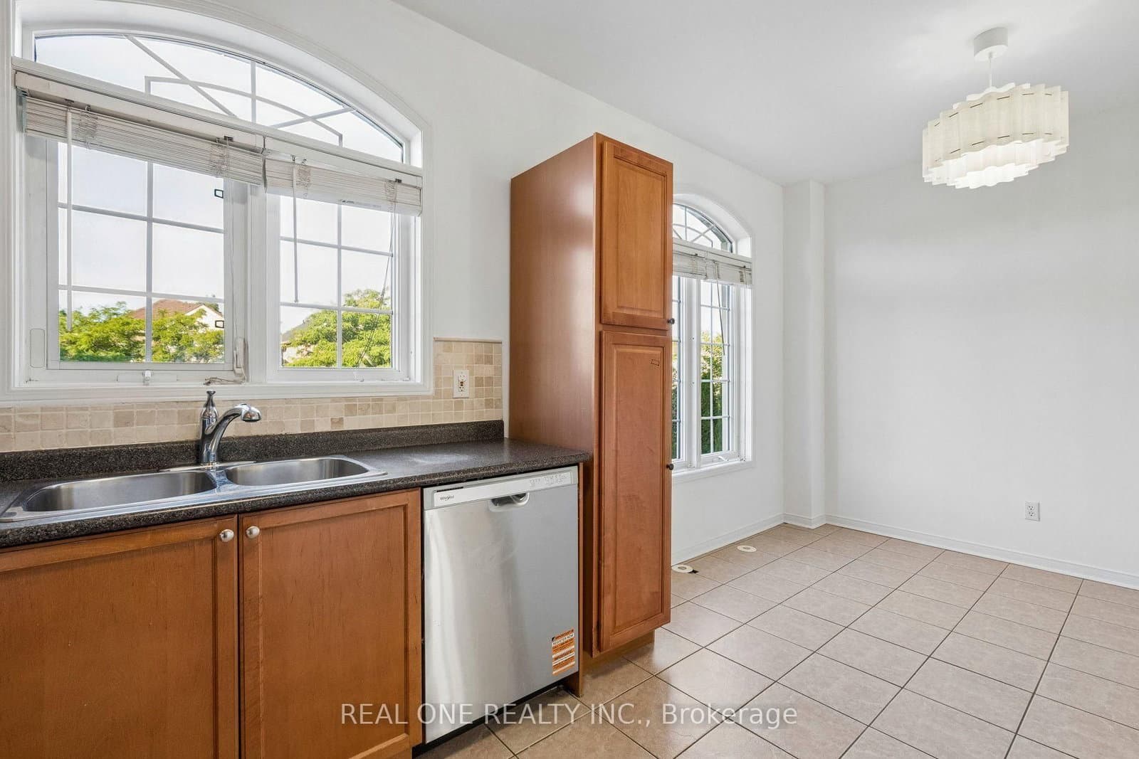 2350 Sutton Drive thumbnail 14