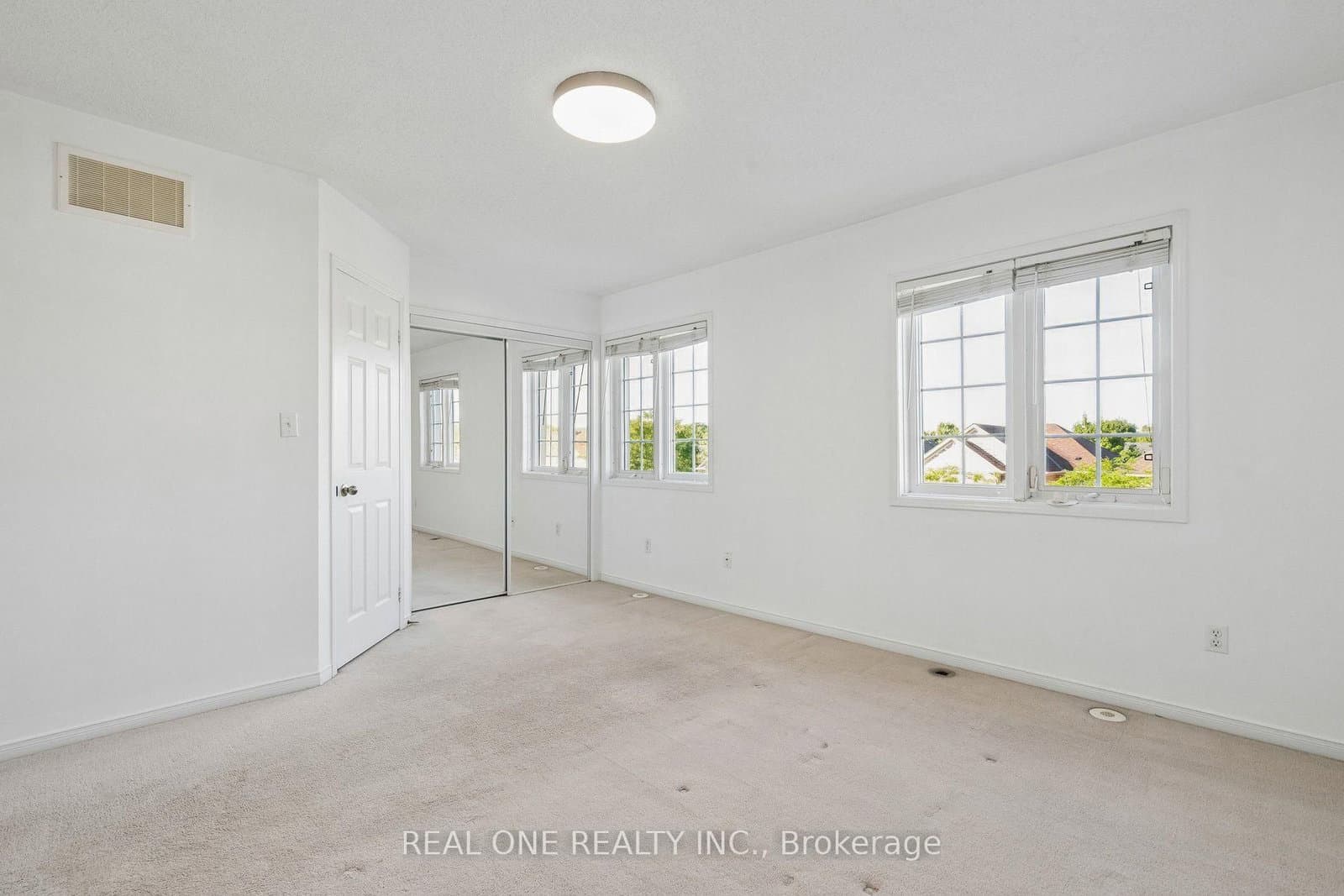 2350 Sutton Drive thumbnail 24