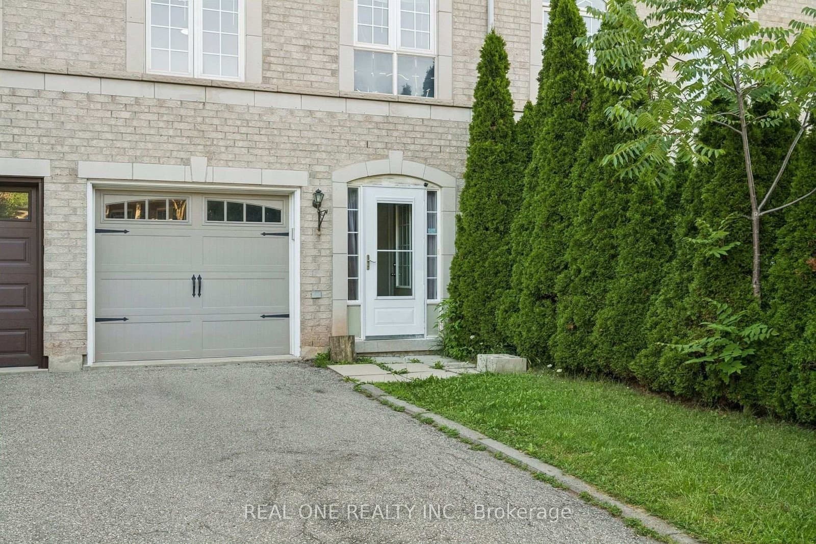 2350 Sutton Drive thumbnail 35