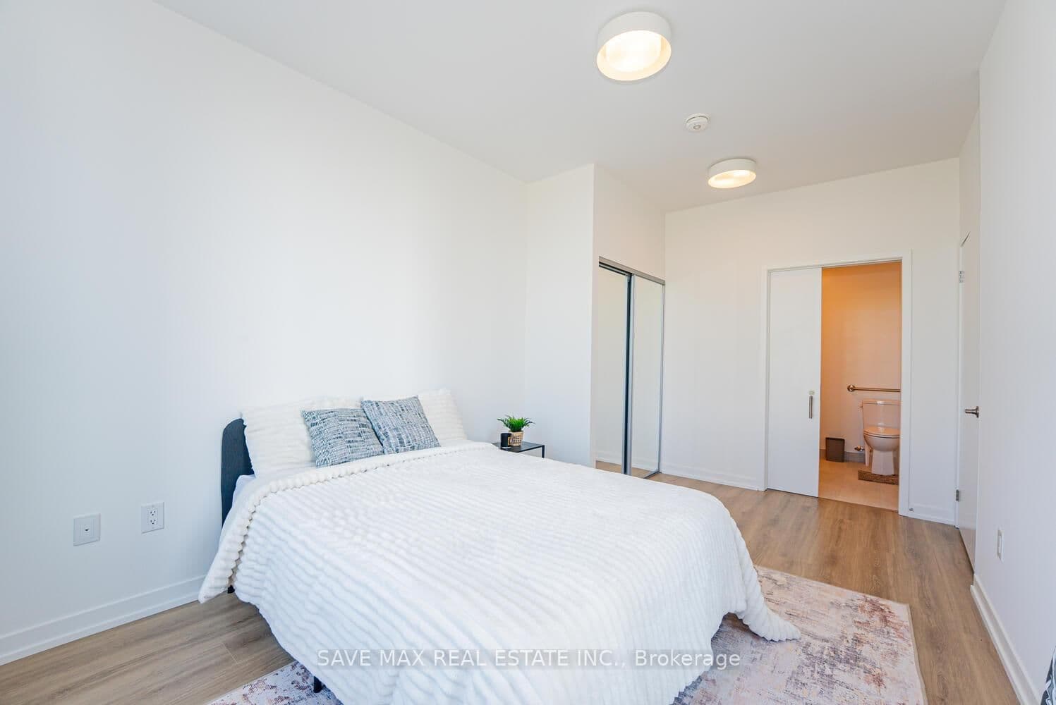 2485 Eglinton Avenue W, Unit 402 thumbnail 20