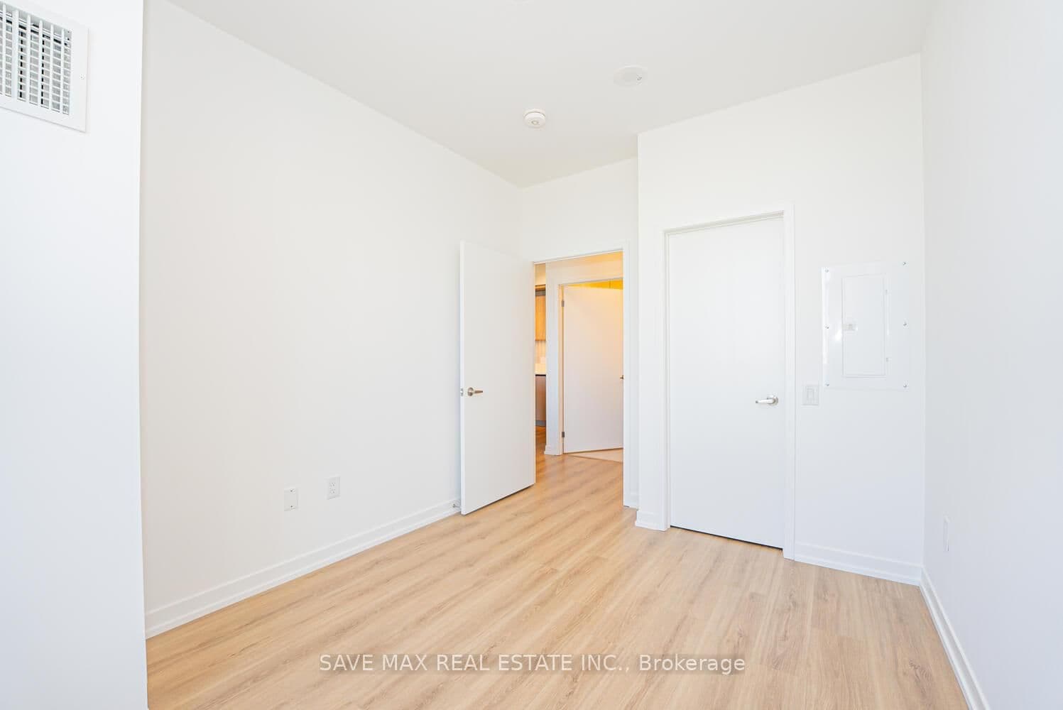 2485 Eglinton Avenue W, Unit 402 thumbnail 24