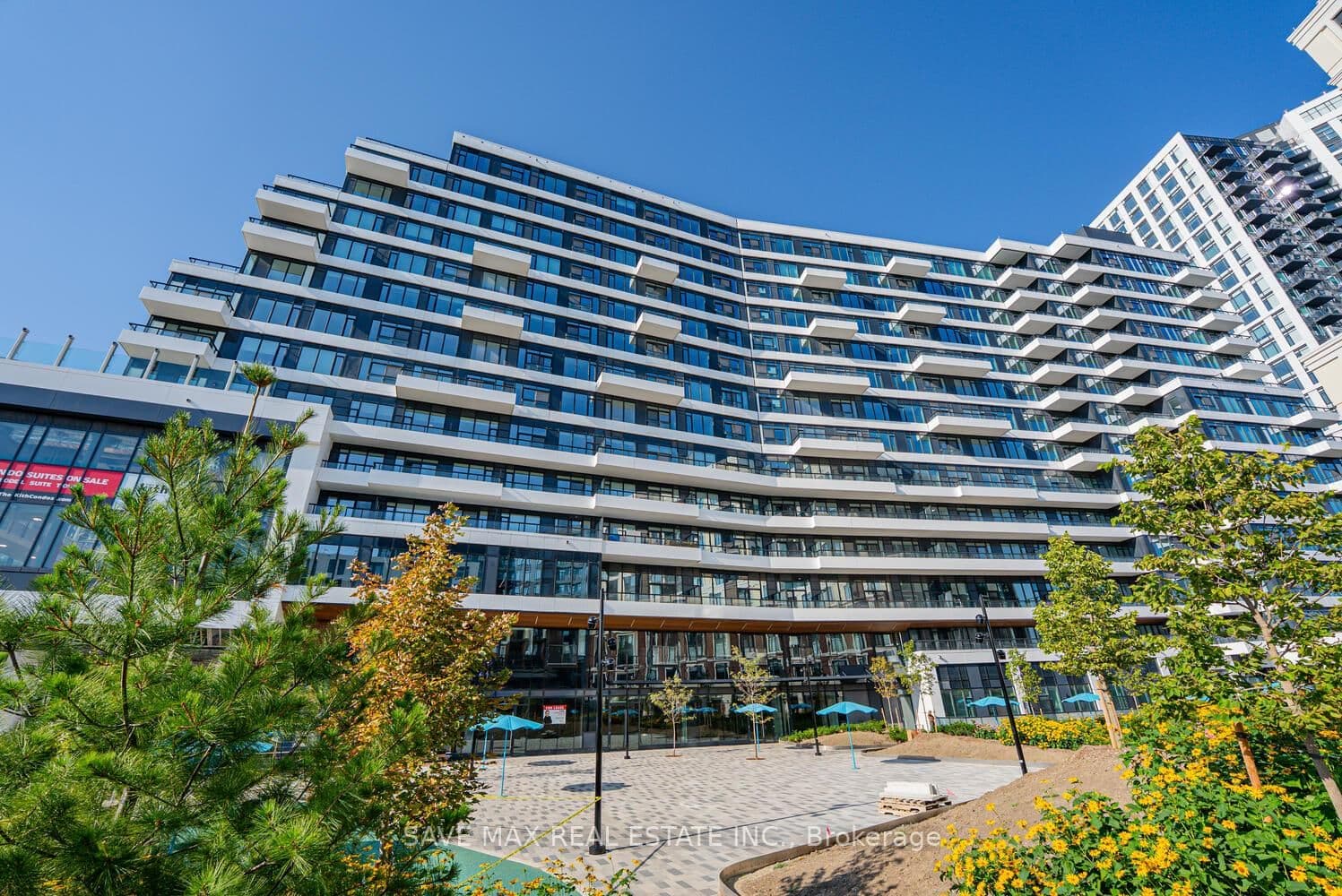 2485 Eglinton Avenue W, Unit 402 thumbnail 3