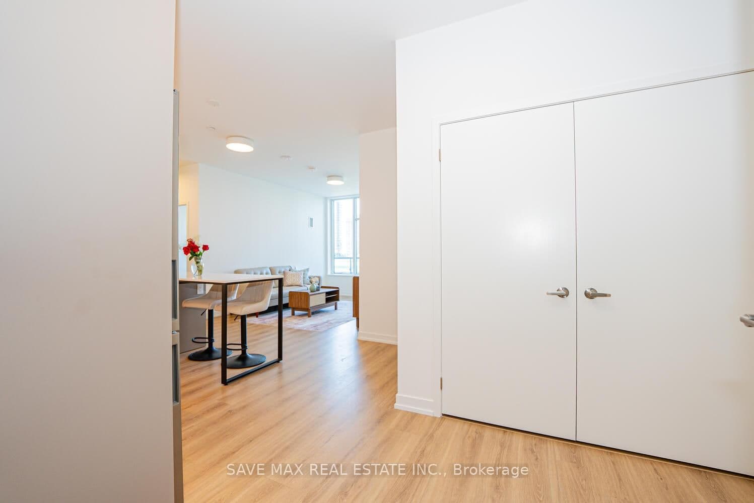 2485 Eglinton Avenue W, Unit 402 thumbnail 6