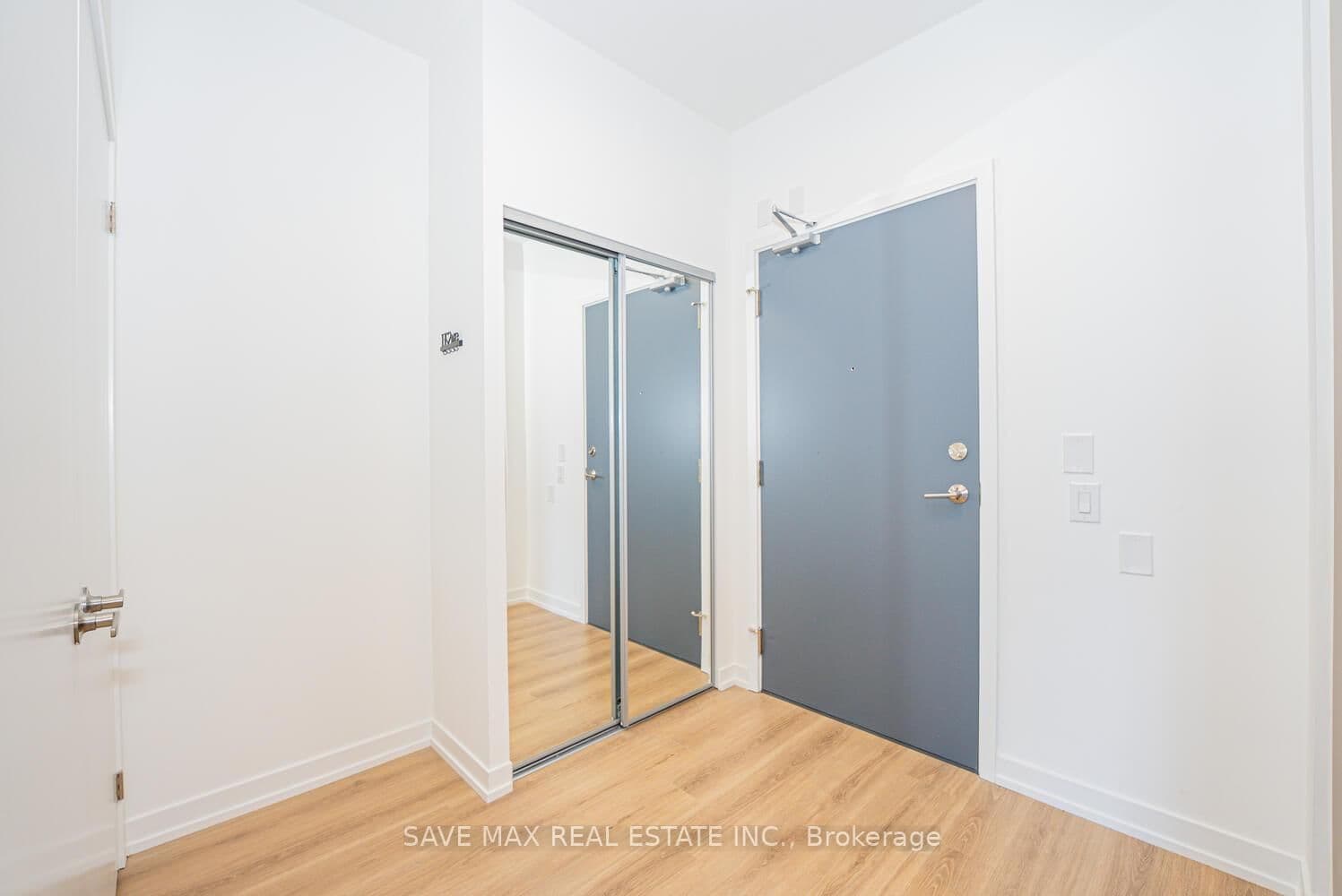 2485 Eglinton Avenue W, Unit 402 thumbnail 7