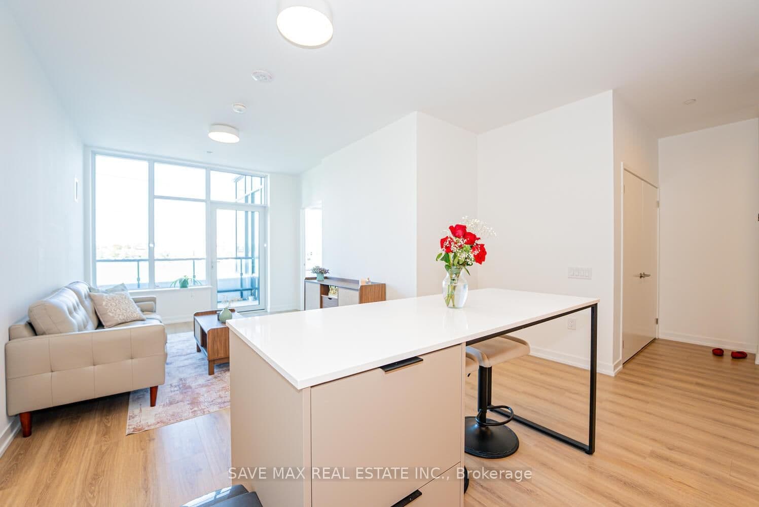 2485 Eglinton Avenue W, Unit 402 thumbnail 9