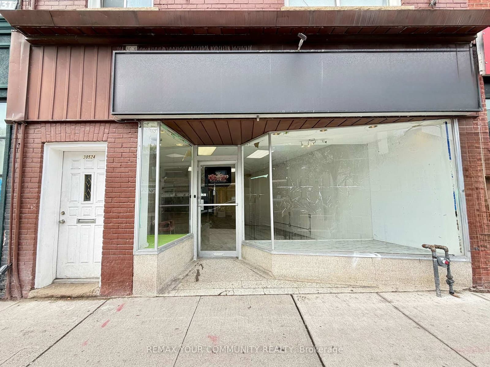 3052 Dundas Street W - Image 1