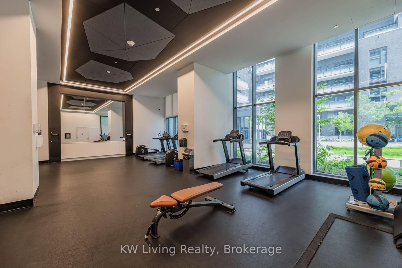 30 Samuel Wood Way, Unit 2009 thumbnail 33
