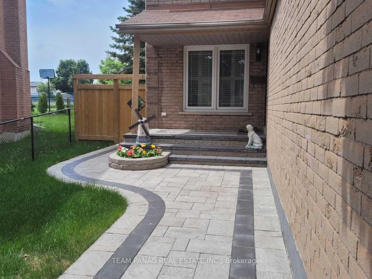 12 Jeremy Place, Unit #Upper thumbnail 2