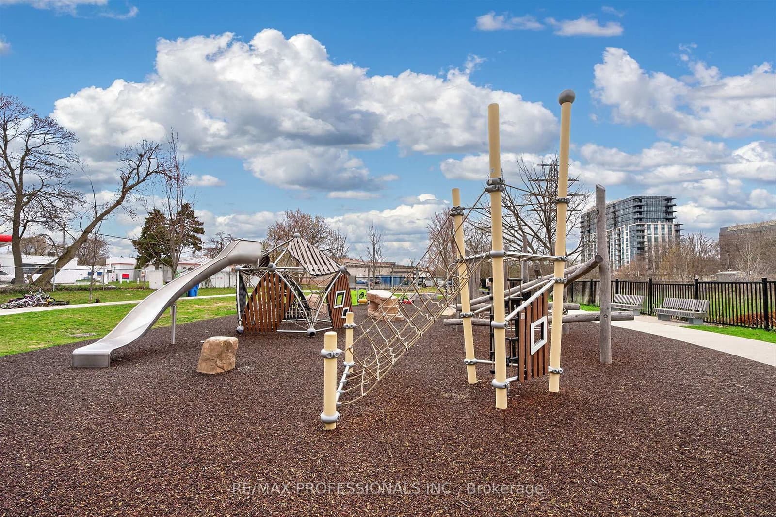10 Brin Drive, Unit TH48 thumbnail 23