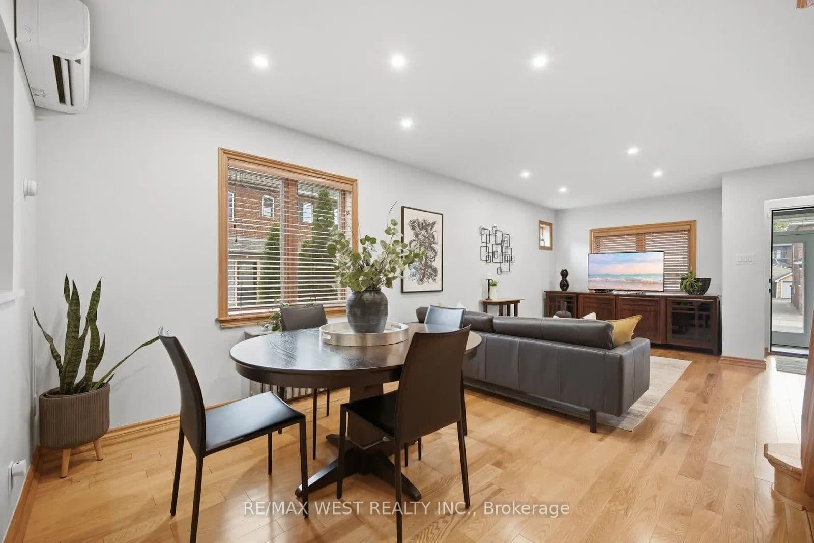 151 Jane Street thumbnail 11