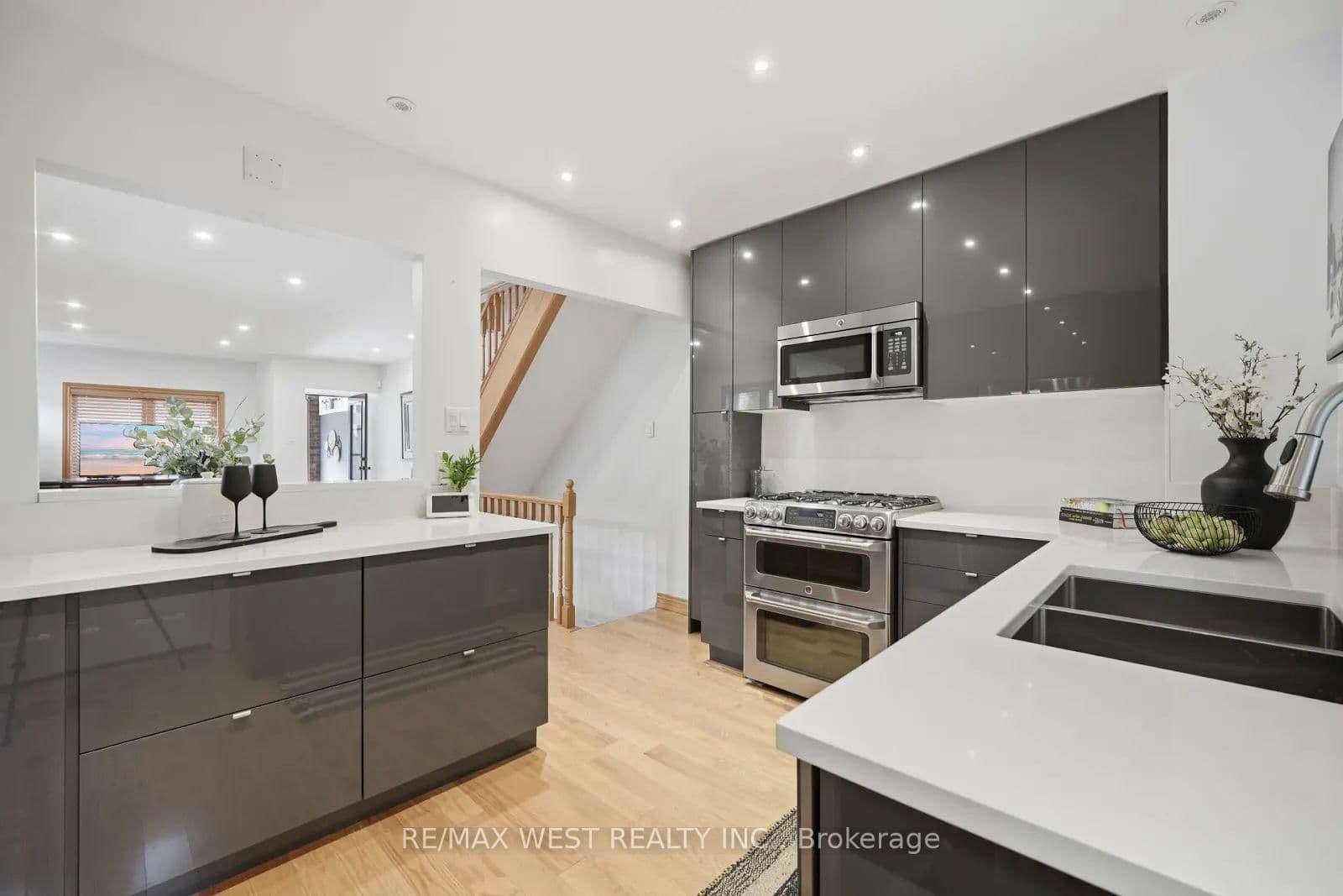 151 Jane Street thumbnail 16