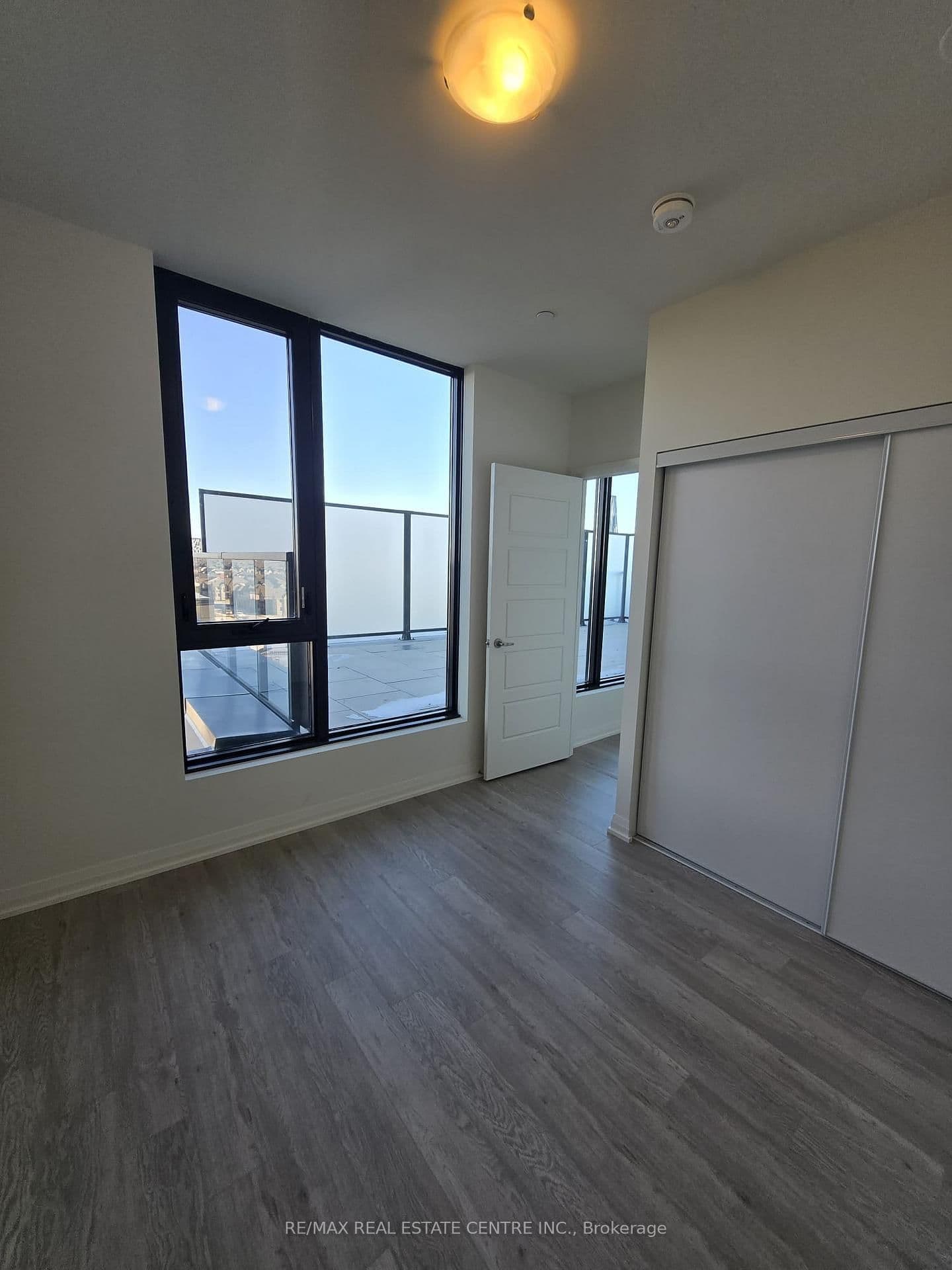 1415 Dundas Street S, Unit 701 thumbnail 14