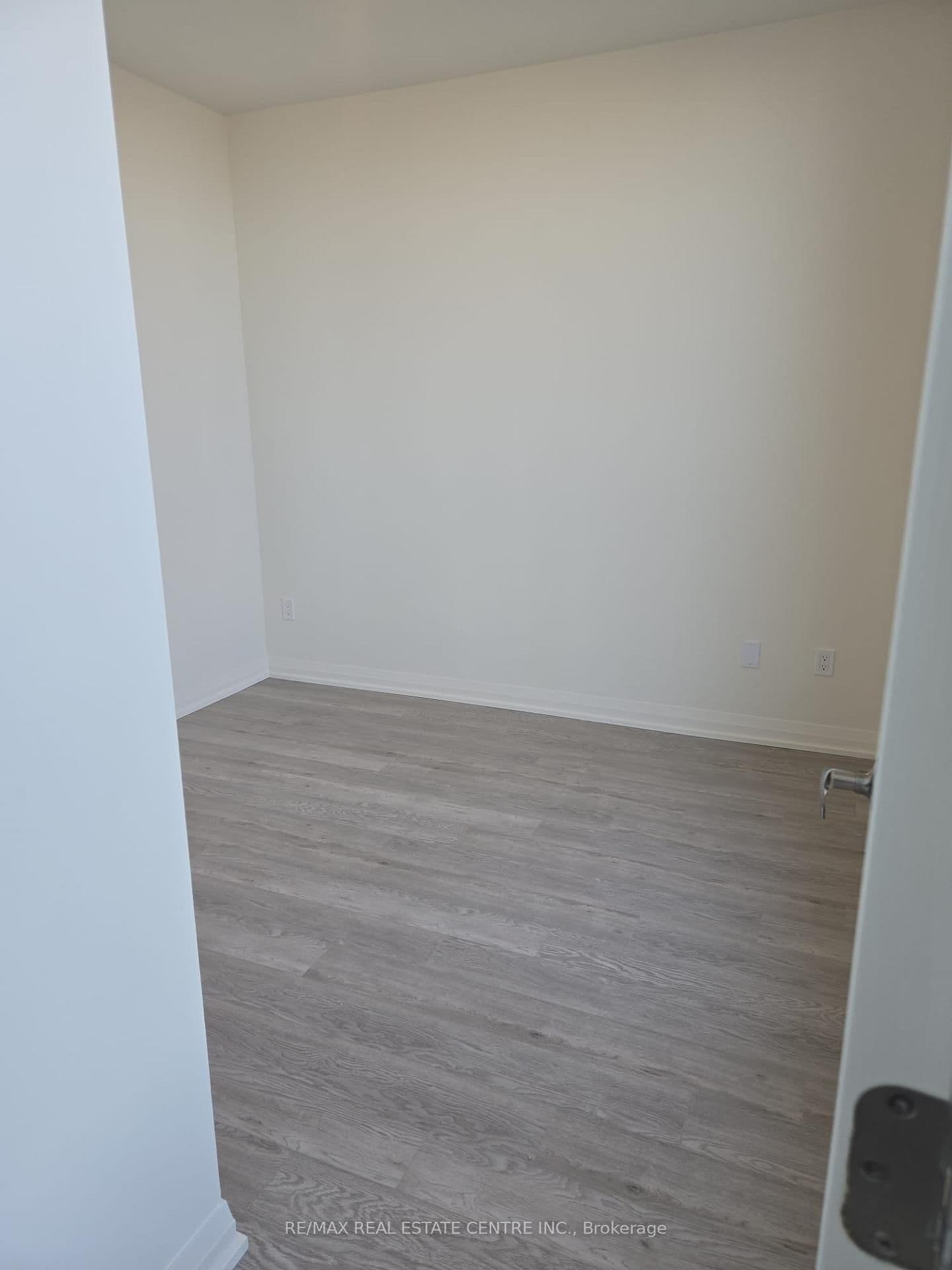 1415 Dundas Street S, Unit 701 thumbnail 15