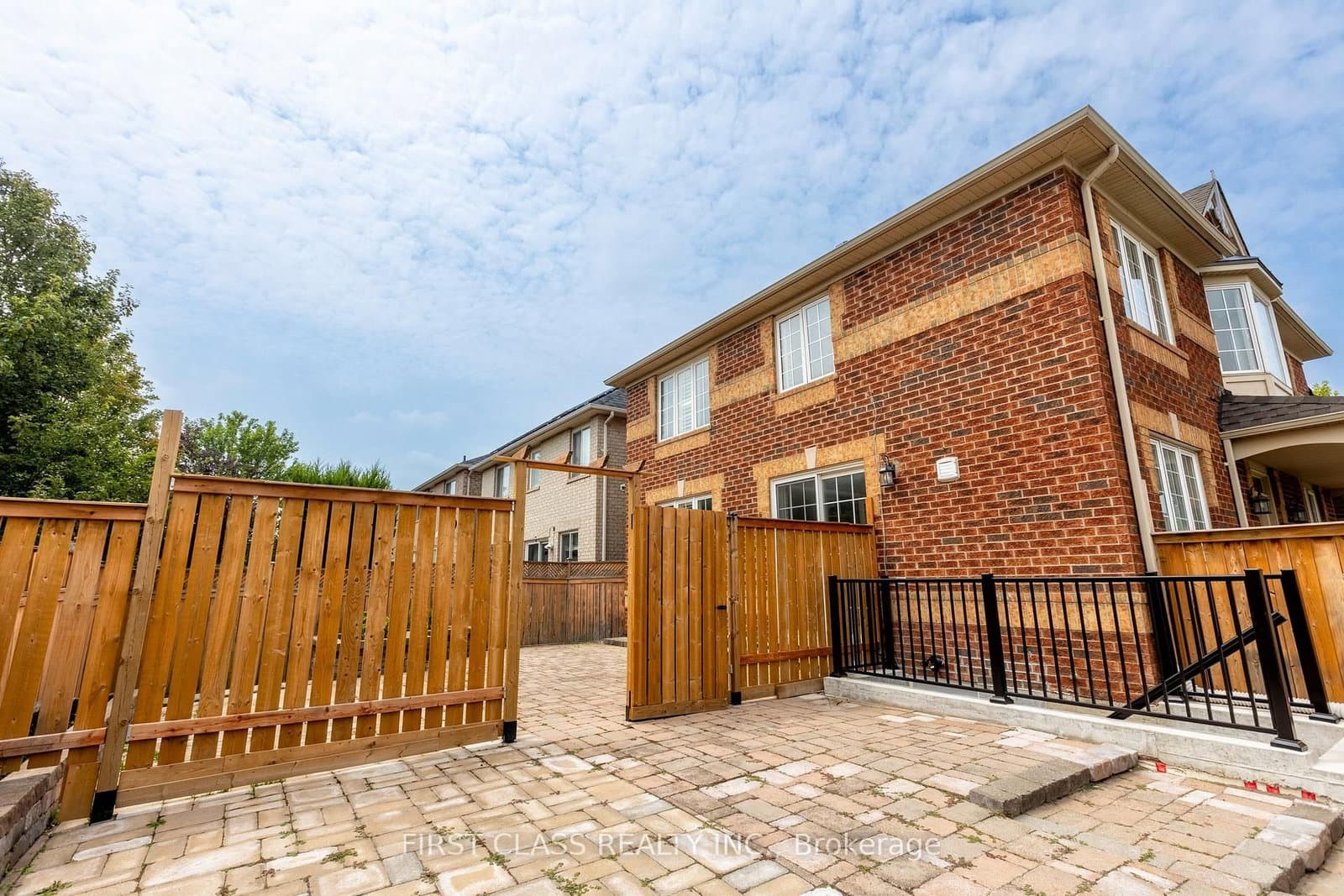 802 Yates Drive thumbnail 2