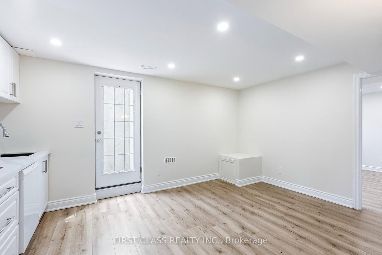 802 Yates Drive thumbnail 4