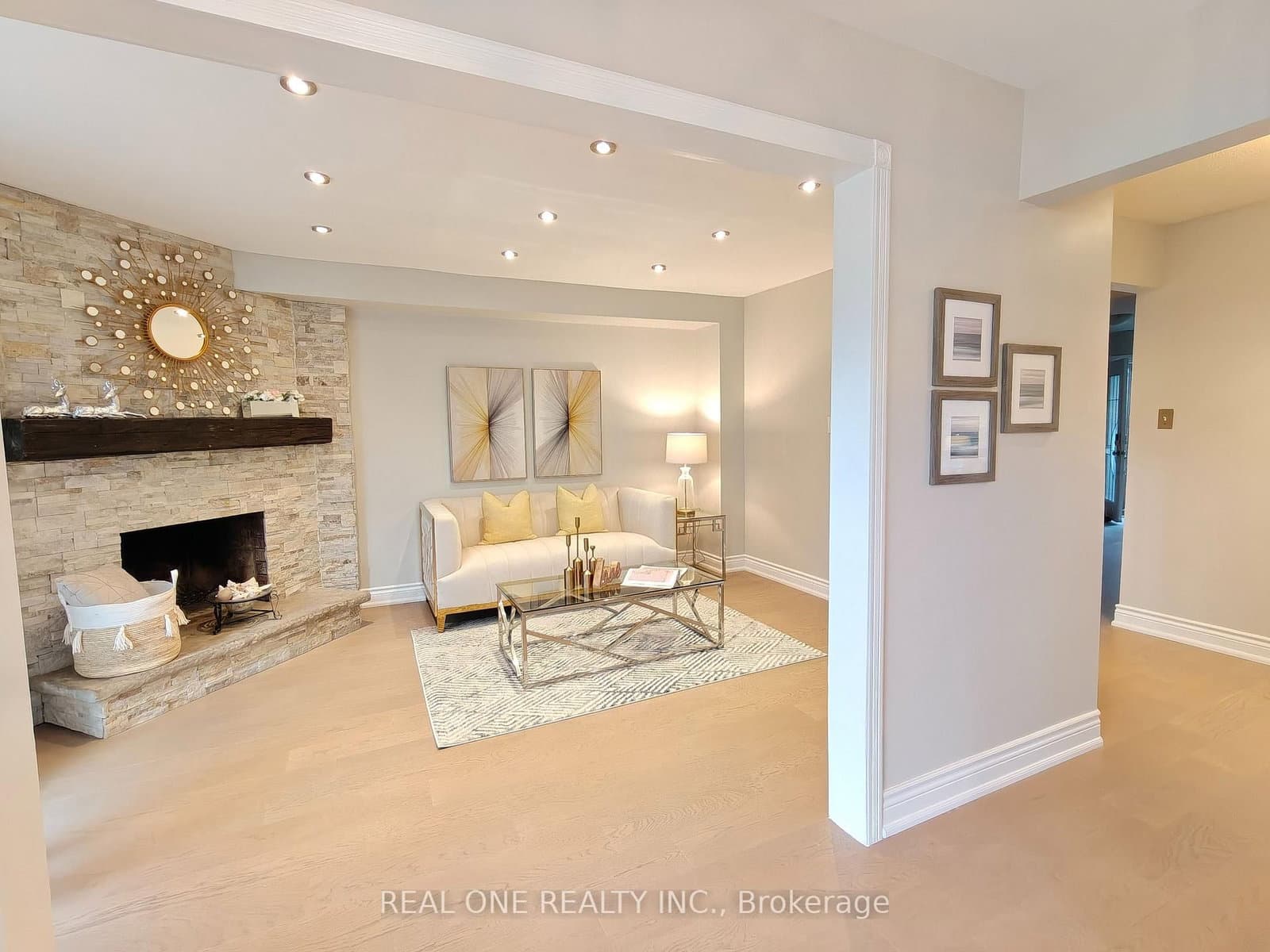 476 Bud Gregory Boulevard thumbnail 3
