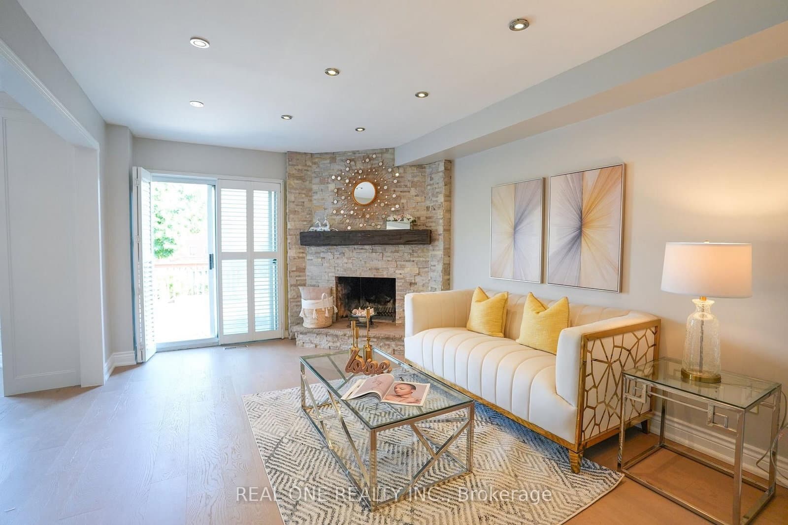 476 Bud Gregory Boulevard thumbnail 6