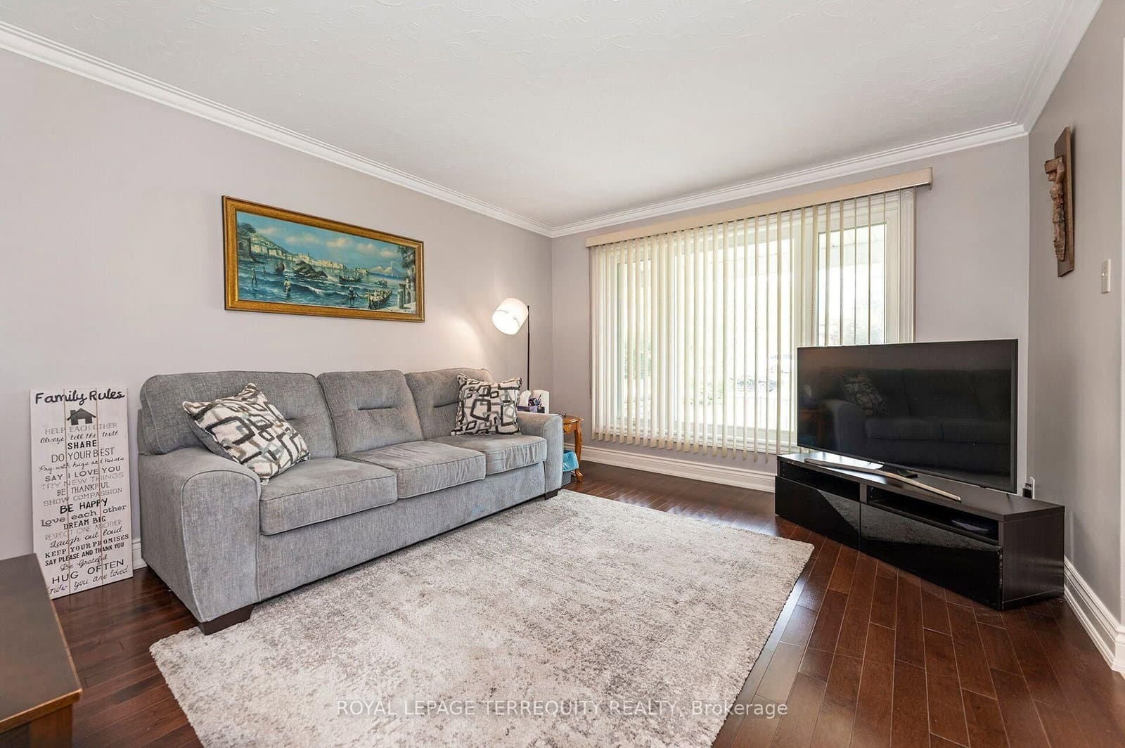19 Battersea Crescent thumbnail 4