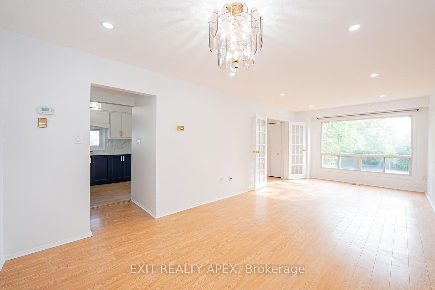 122 Centre Street N thumbnail 12