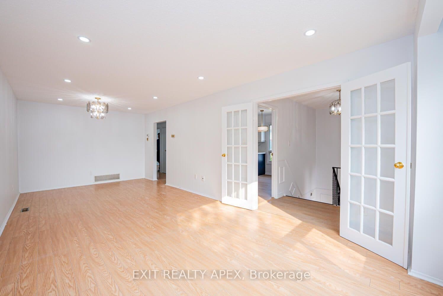 122 Centre Street N thumbnail 13