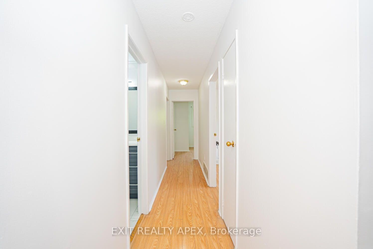 122 Centre Street N thumbnail 18