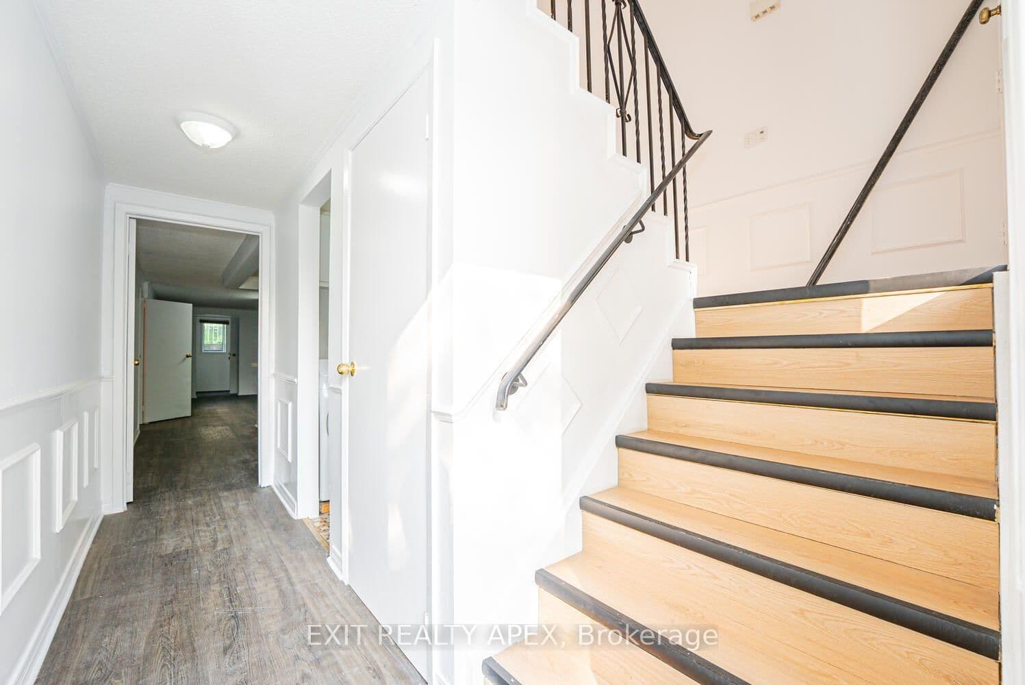 122 Centre Street N thumbnail 27