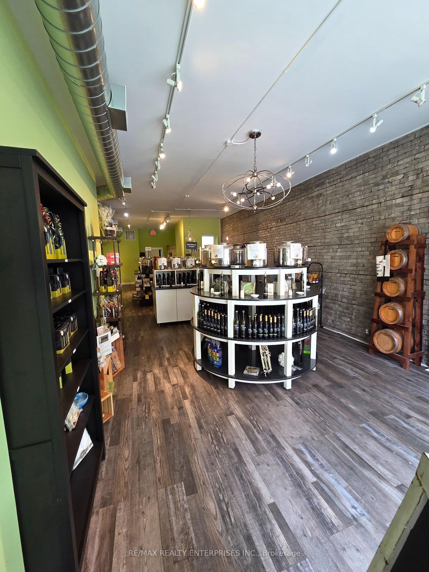 151 Roncesvalles Avenue thumbnail 7