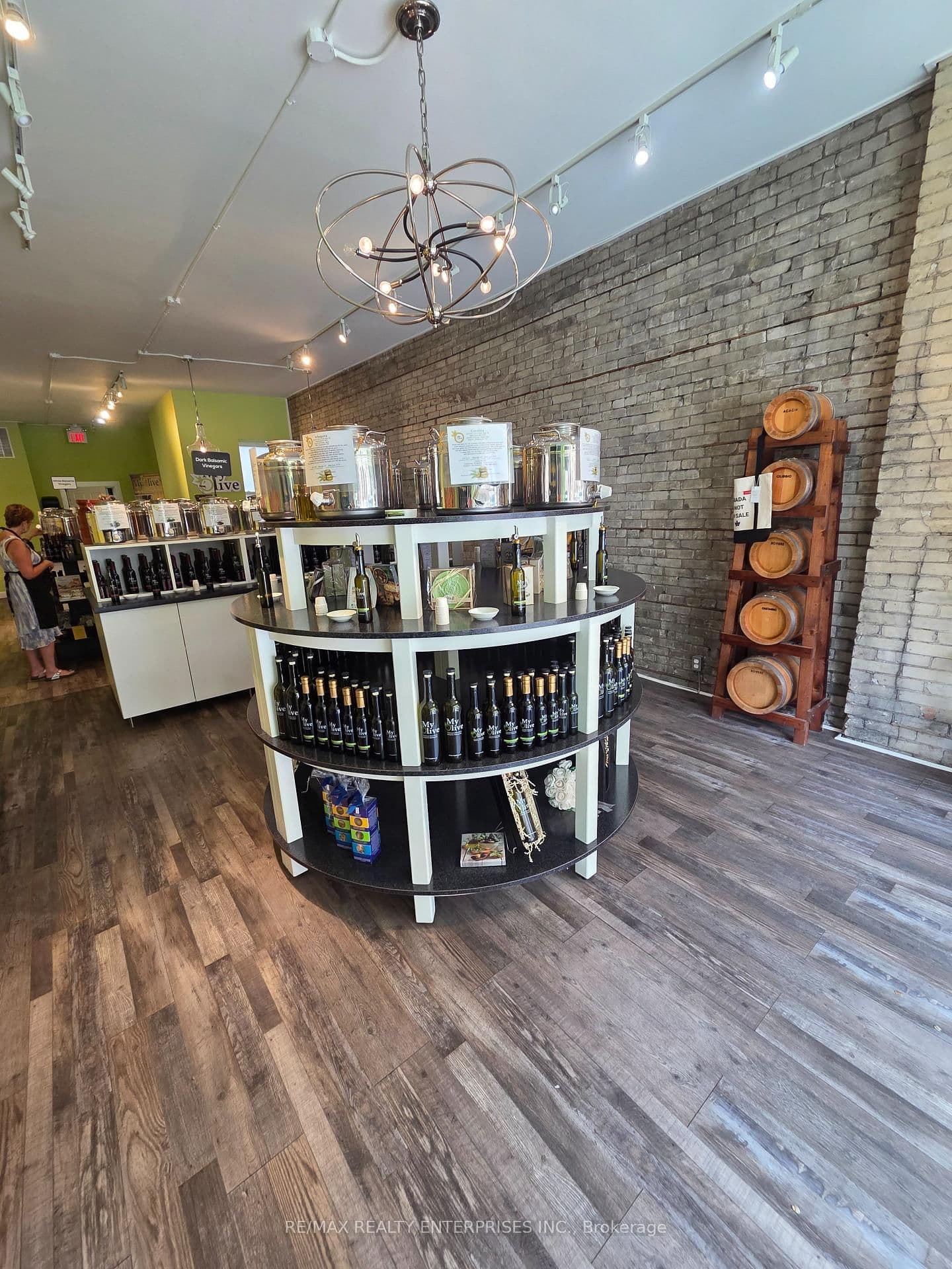 151 Roncesvalles Avenue thumbnail 9