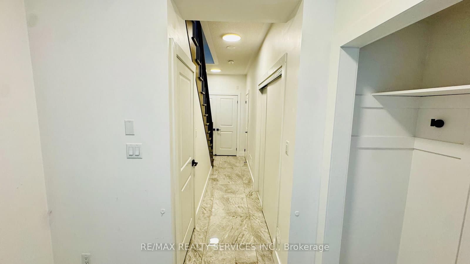 1159 Lloyd Landing thumbnail 4