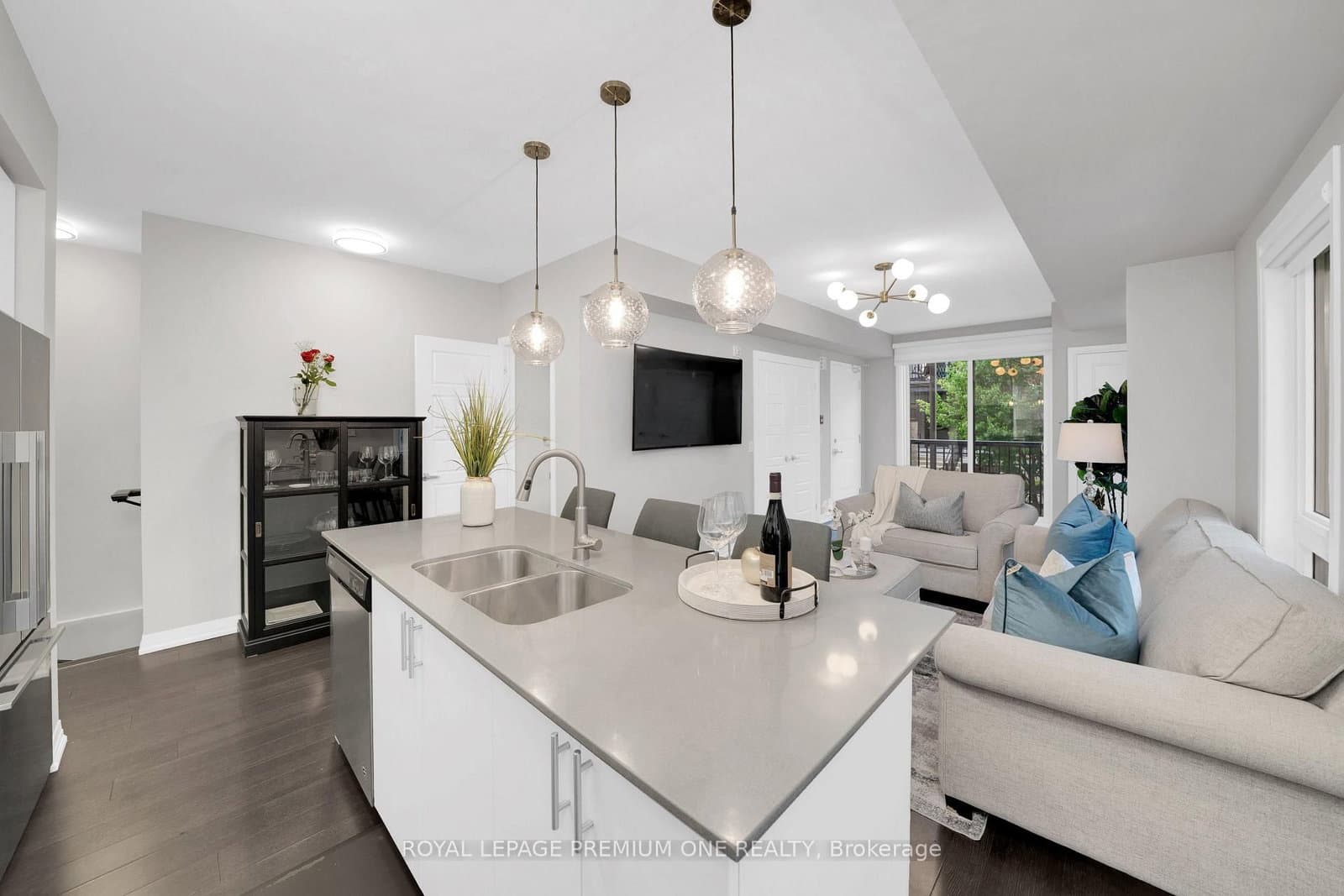 1202 Main Street E, Unit 108 thumbnail 4
