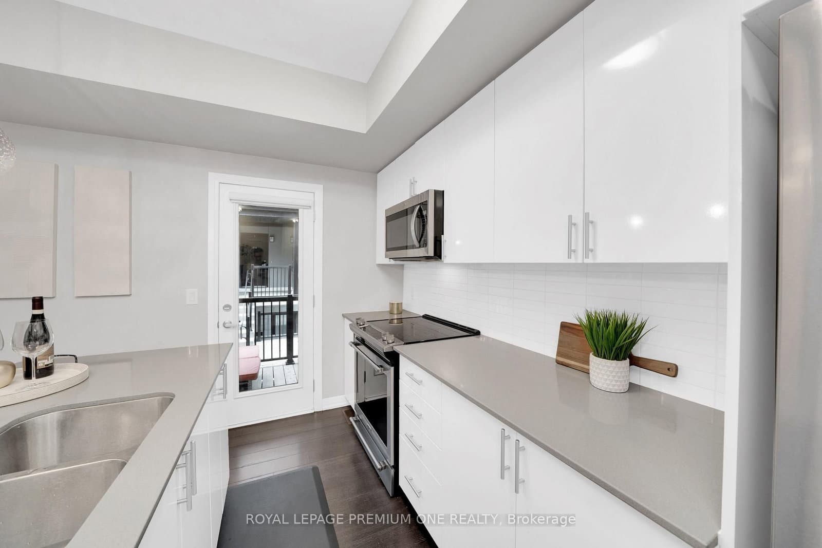 1202 Main Street E, Unit 108 thumbnail 8