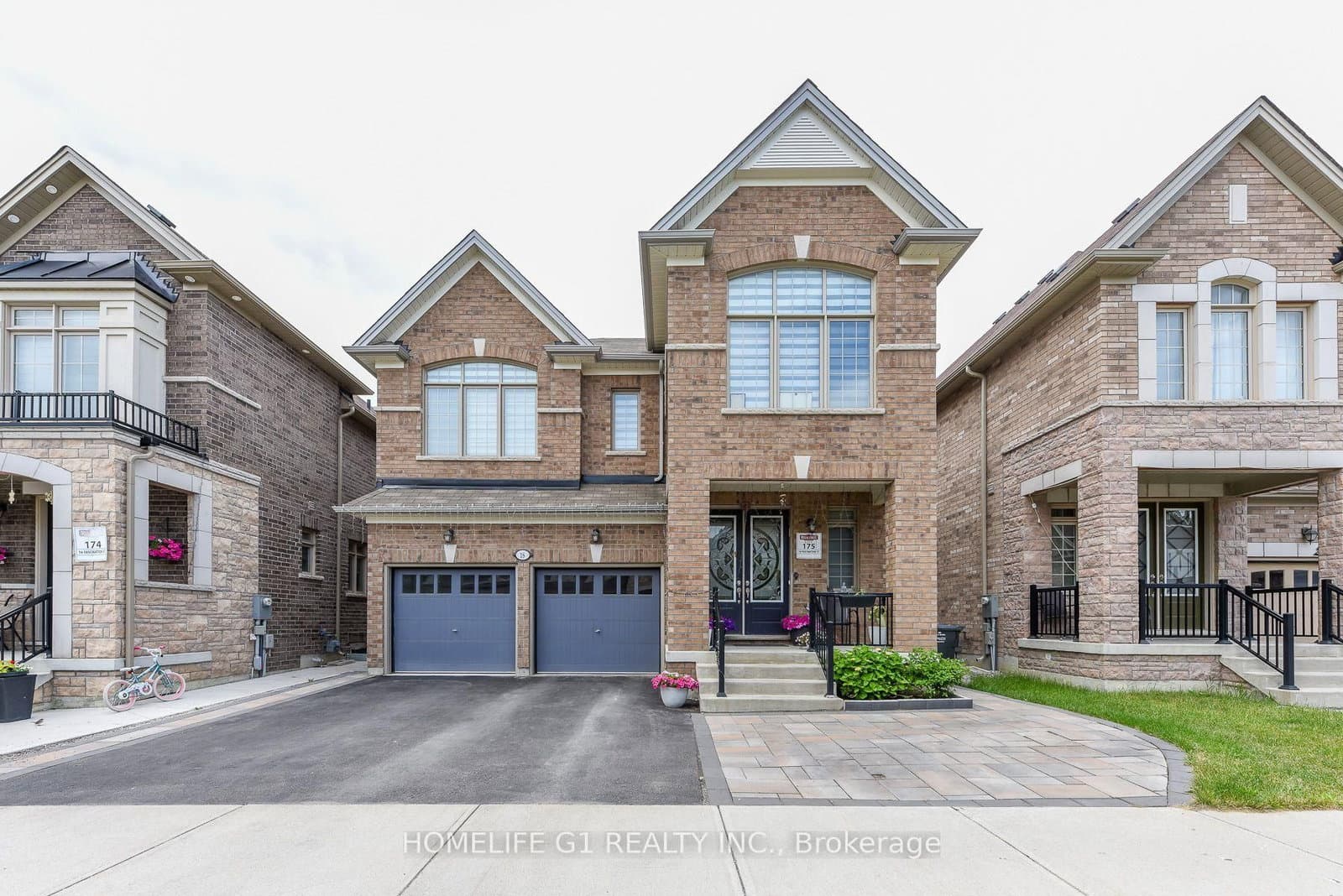 18 Fascination Street - Image 1