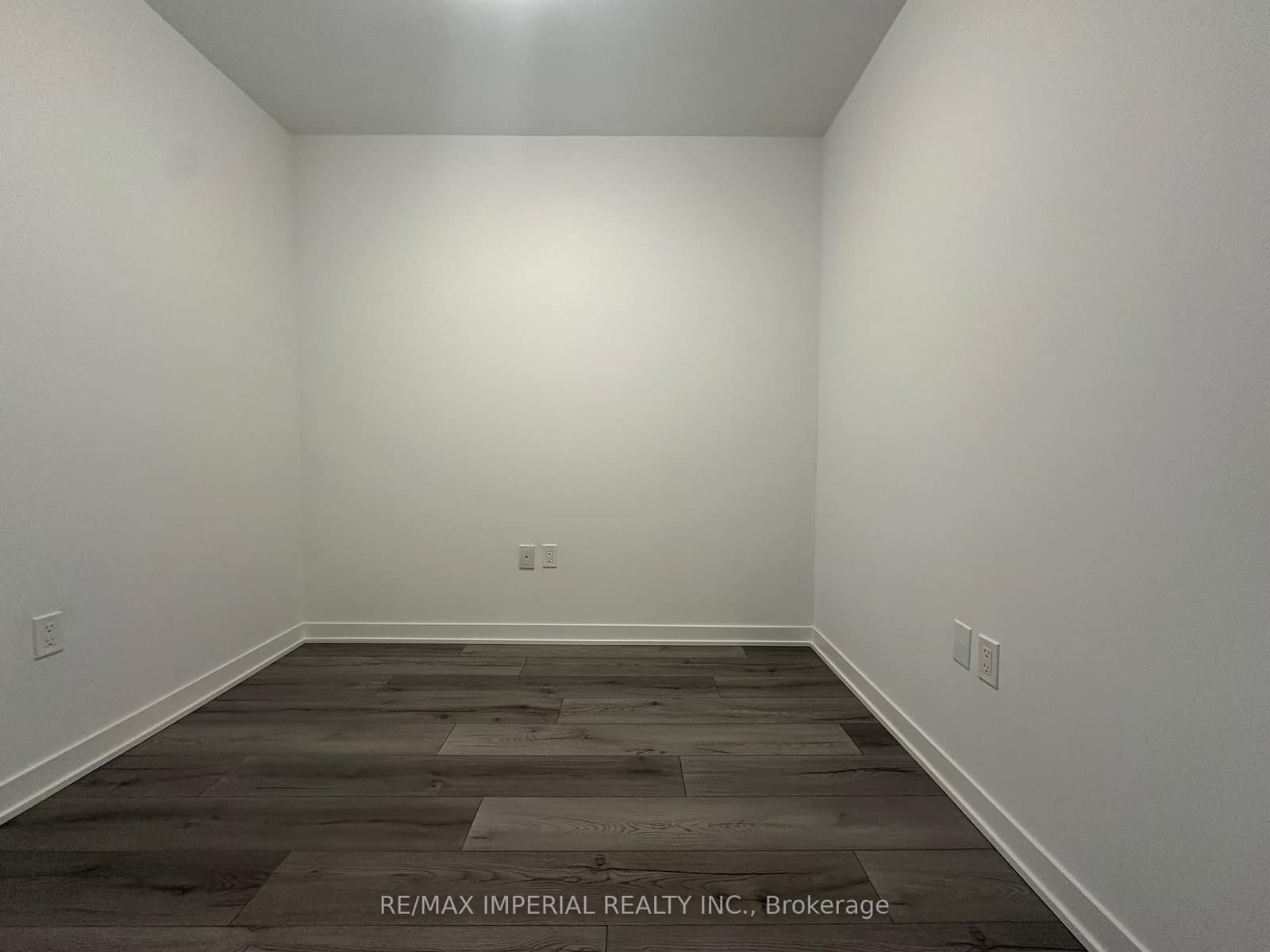 395 Dundas Street W, Unit 523 thumbnail 18