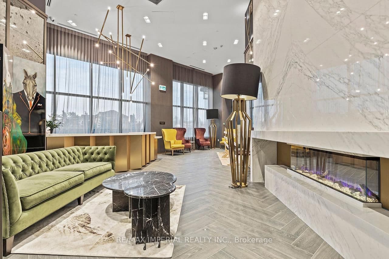 395 Dundas Street W, Unit 523 thumbnail 4