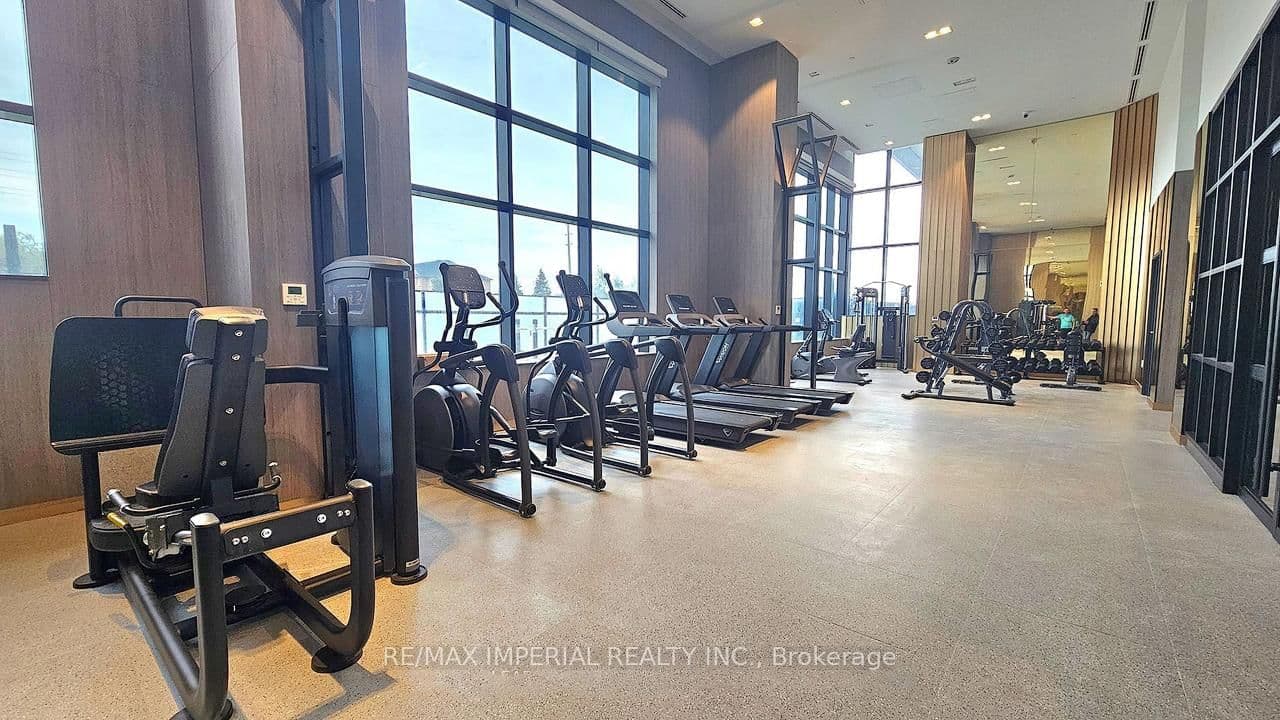 395 Dundas Street W, Unit 523 thumbnail 5