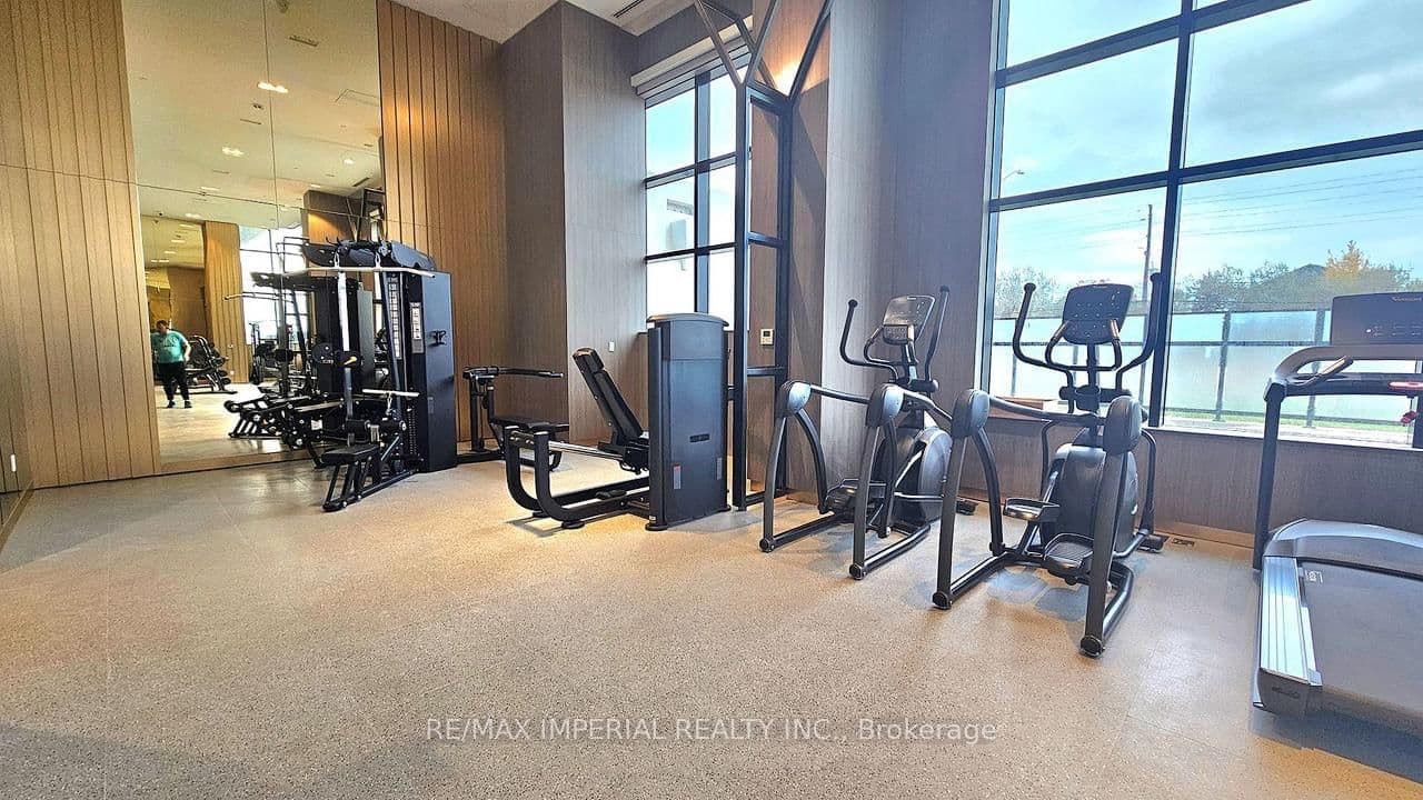 395 Dundas Street W, Unit 523 thumbnail 6