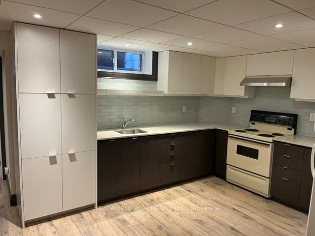 21 Flamingo Crescent, Unit Unit 2 thumbnail 2