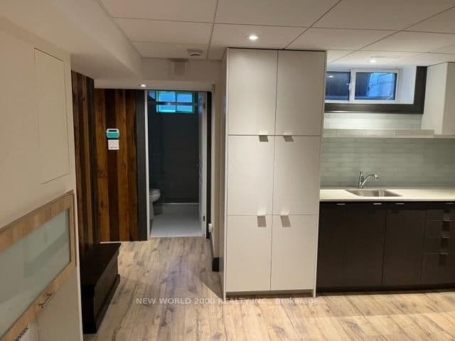 21 Flamingo Crescent, Unit Unit 2 thumbnail 4