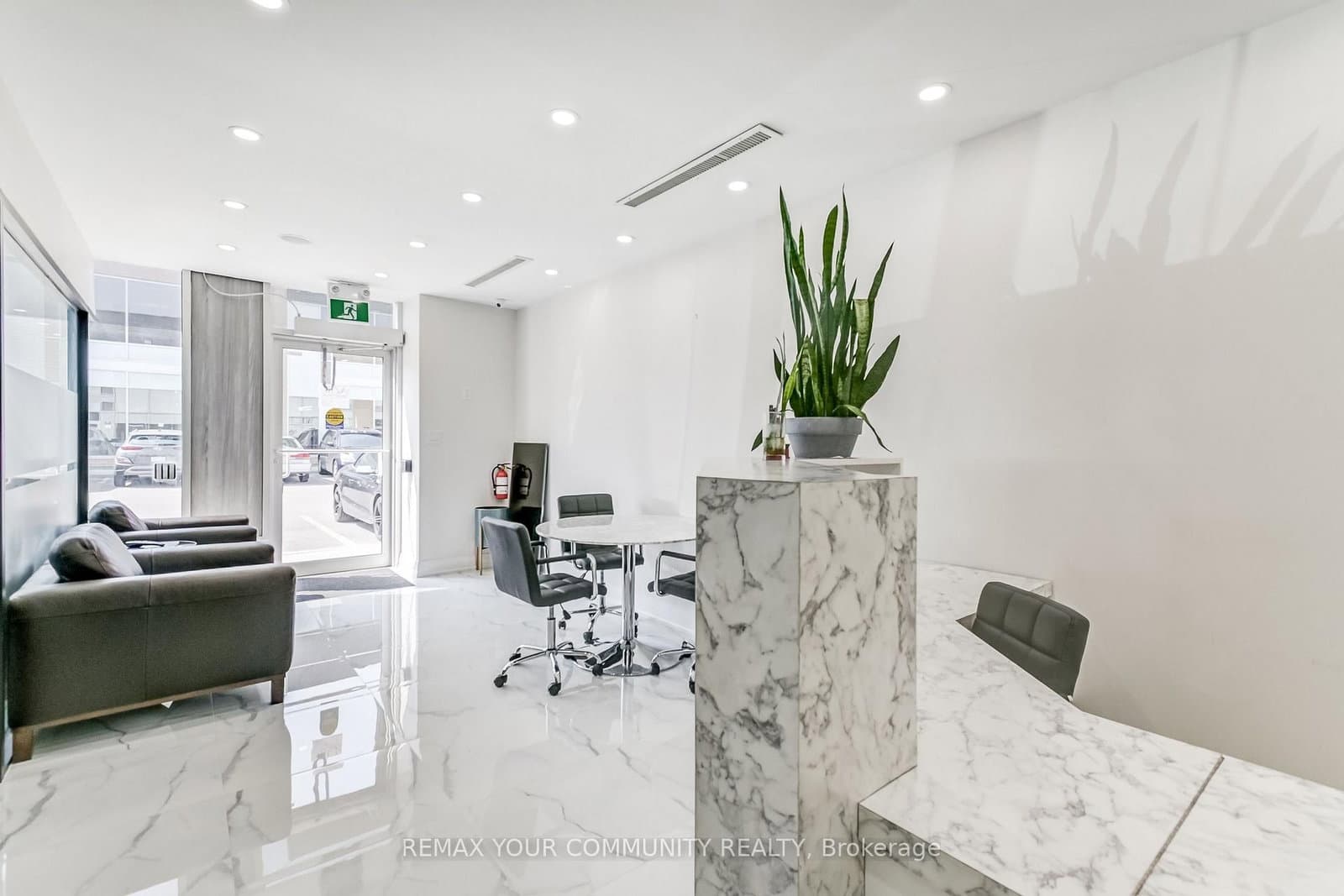 1185 Queensway E, Unit 6 thumbnail 4