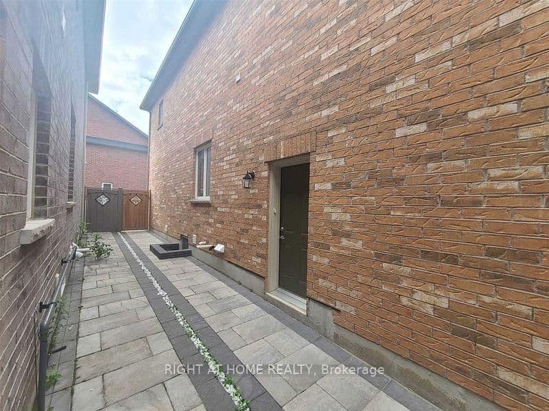 84 Rising Hill Ridge, Unit 2 thumbnail 2