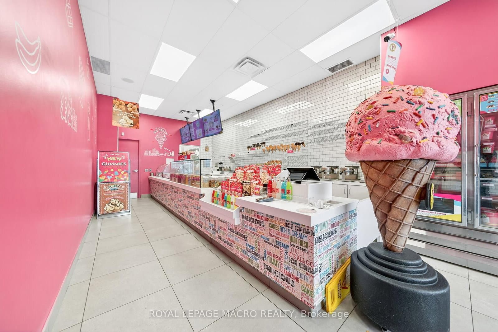380 Dundas Street E, Unit D9 - Image 1