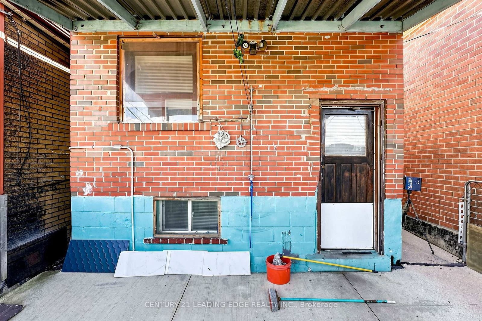180 Gilbert Avenue thumbnail 34