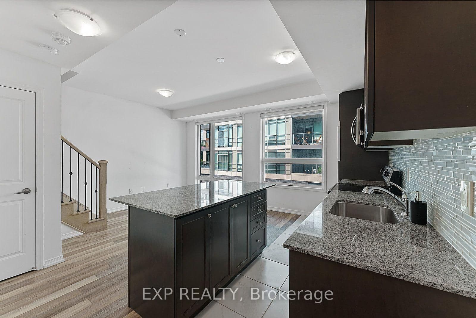 28 Fieldway Road, Unit 64 thumbnail 5